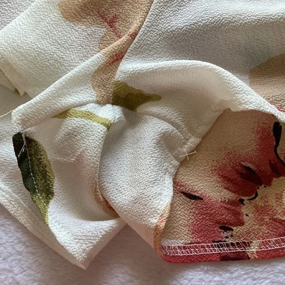 Floral Romper - Picture 2 of 7